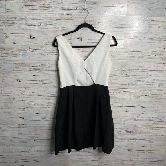 Jessica Simpson dress white black size 8 - Picture 9 of 10